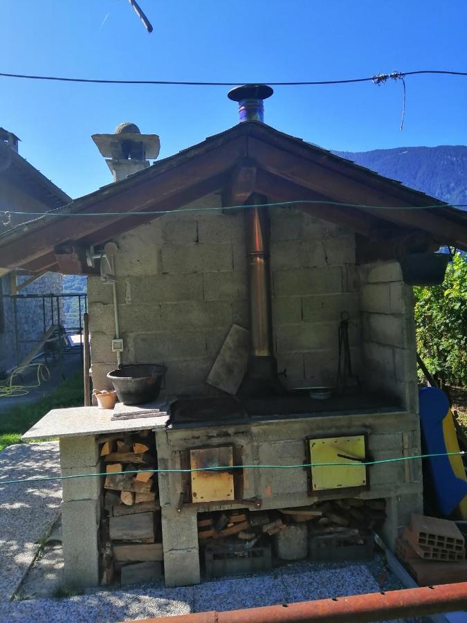 Casa Vacanze La Ca Del Cunfec Сондріо Екстер'єр фото